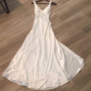•Niki Cream Long Dress, criss cross back Size 6•